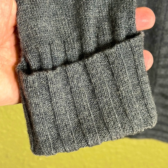 PATAGONIA Women’s Lambswool Blend Cardigan - Picture 6 of 10